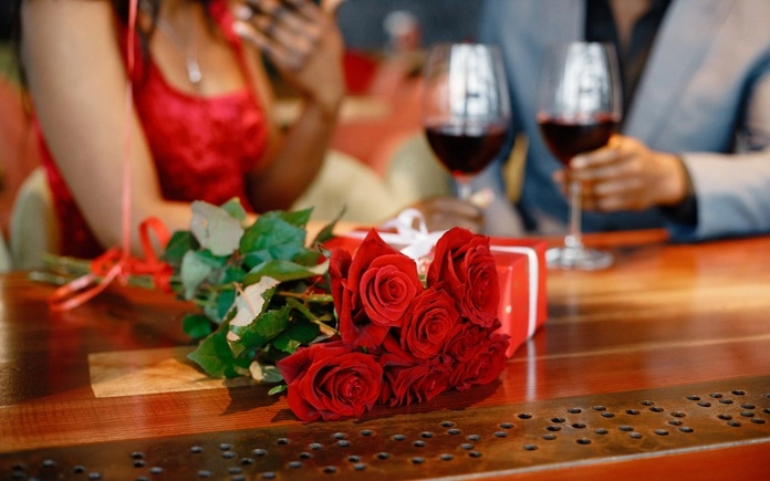 Aruba Girlfriend Experience (GFE) Escorts - romantic dinner date